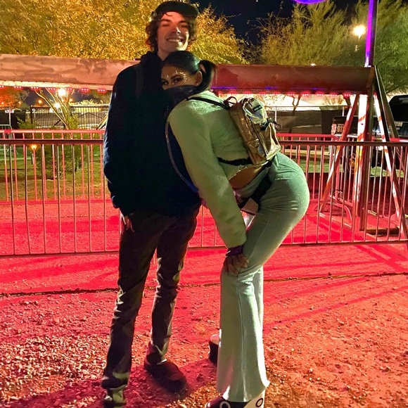 Meet your Posher, Meris - Picture 2 of 4